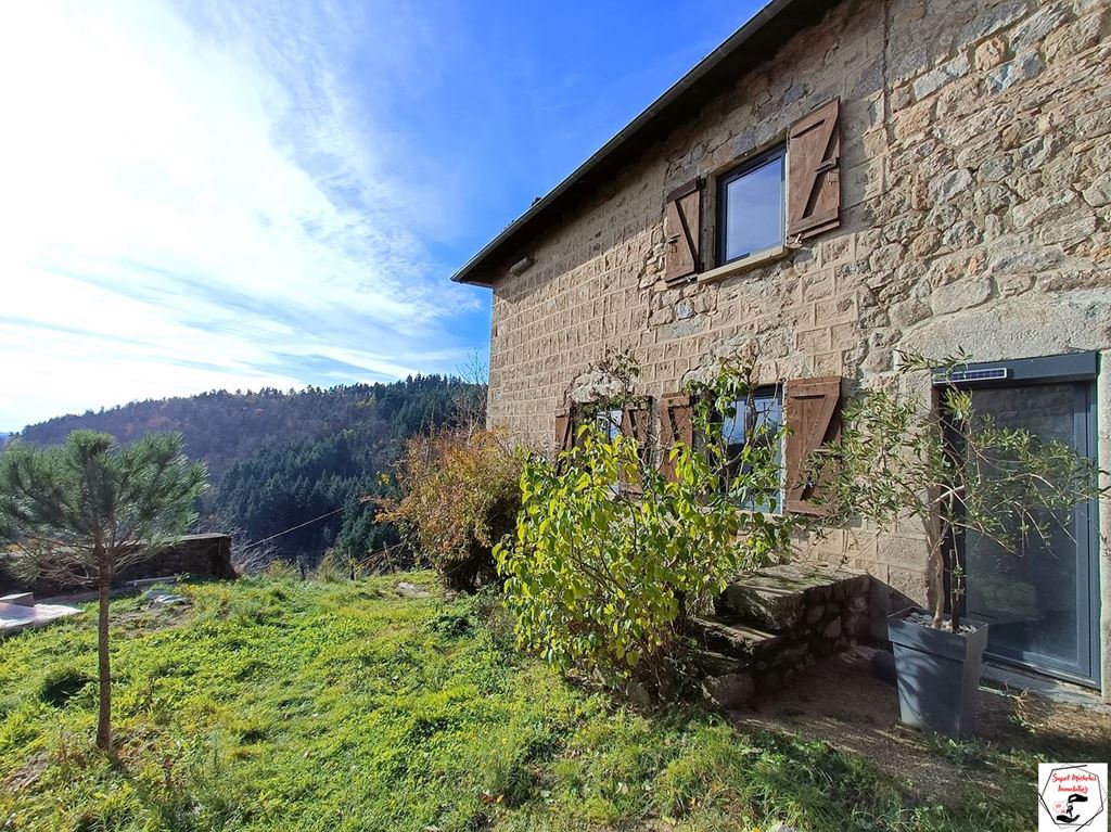 Corps de ferme EMPURANY 269000€ SAPET MICHELAS IMMOBILIER